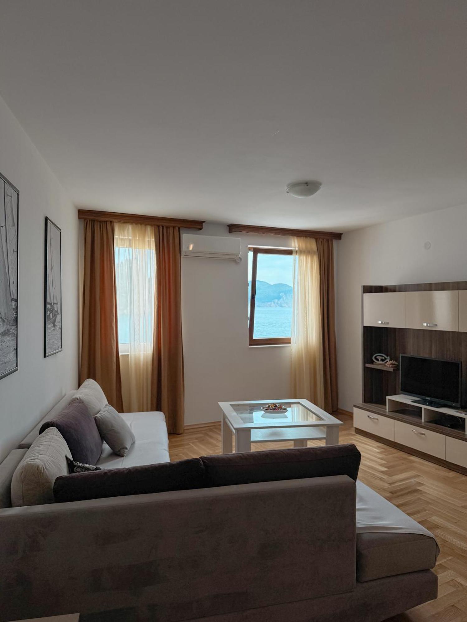 Apartments First Line Petrovac Eksteriør bilde