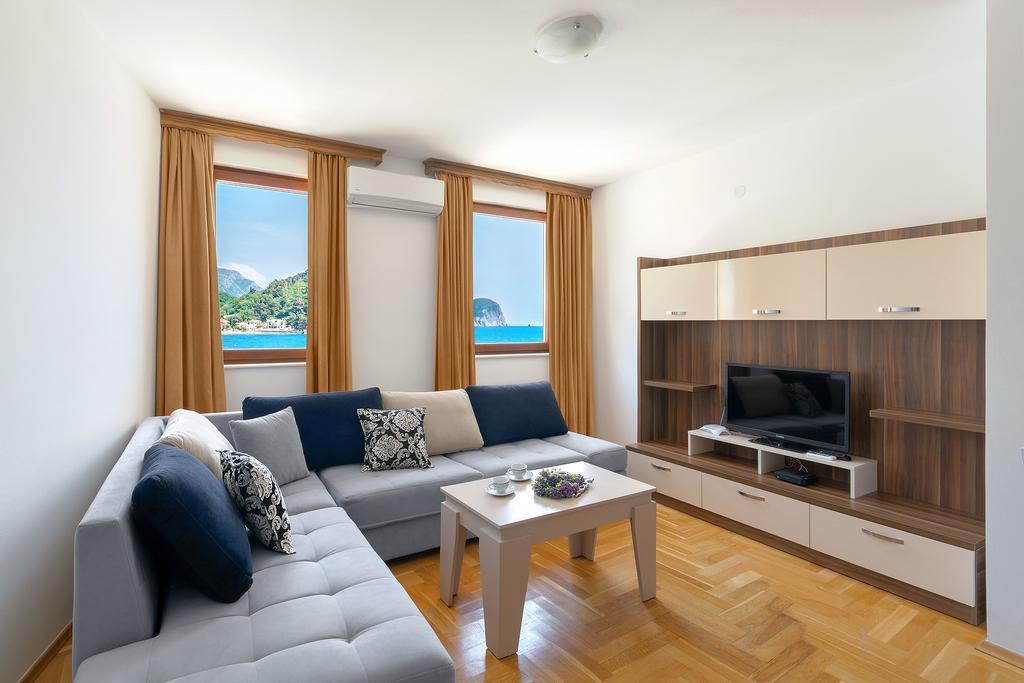 Apartments First Line Petrovac Eksteriør bilde